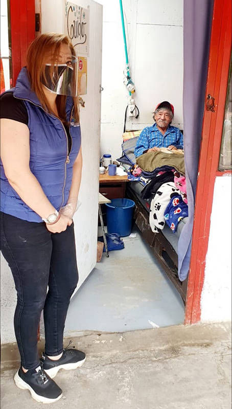 ROPERO CON BUENA VOLUNTAD