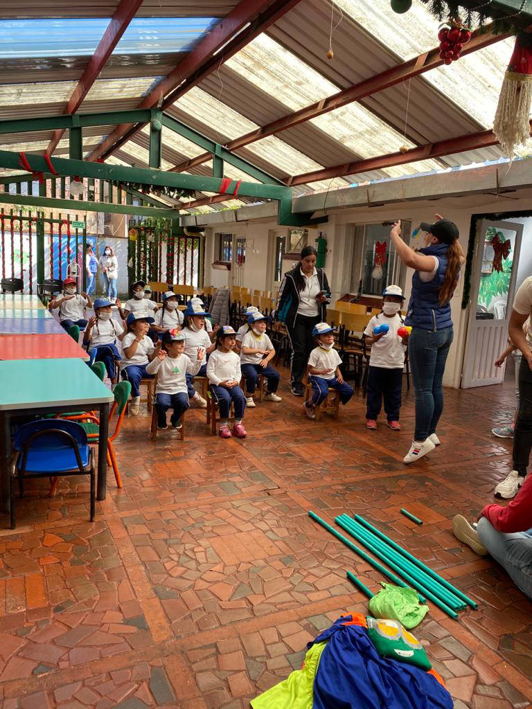 Campaña Apadrina un niño en Navidad