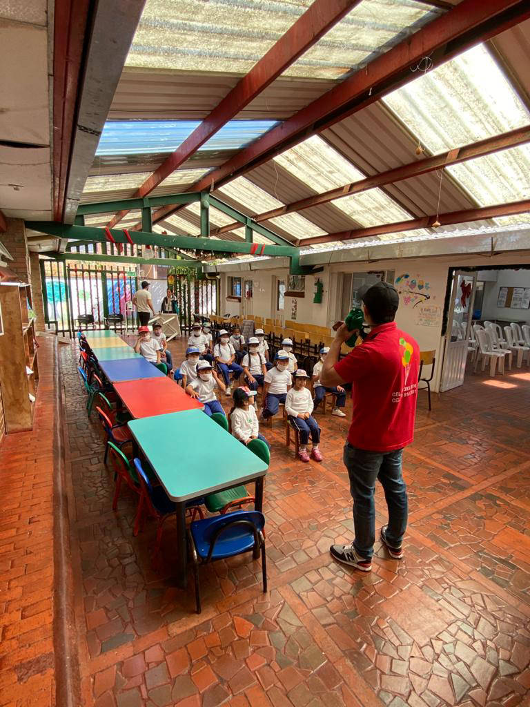 Campaña Apadrina un niño en Navidad